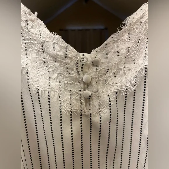 Abercrombie lace trimmed camisole - Picture 3 of 4